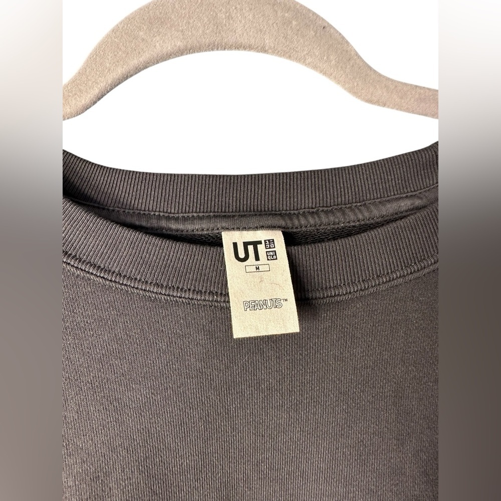 Uniqlo UT Peanuts Snoopy Sweatshirt Men’s Medium Gray - Picture 3 of 7